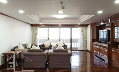 For rent 3 bedrooms condo in Watthana, Bangkok