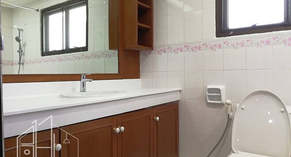 For rent 3 ベッドルーム condo in Watthana, Bangkok