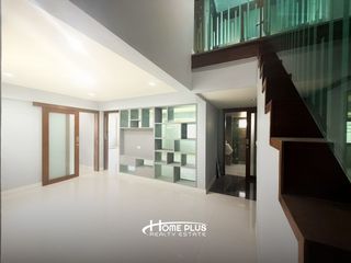 For sale 4 bedrooms house in Saphan Sung, Bangkok