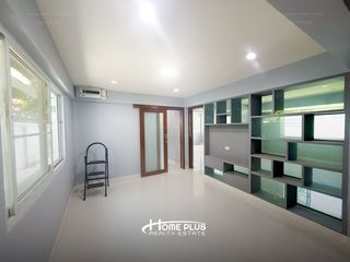 For sale 4 bedrooms house in Saphan Sung, Bangkok