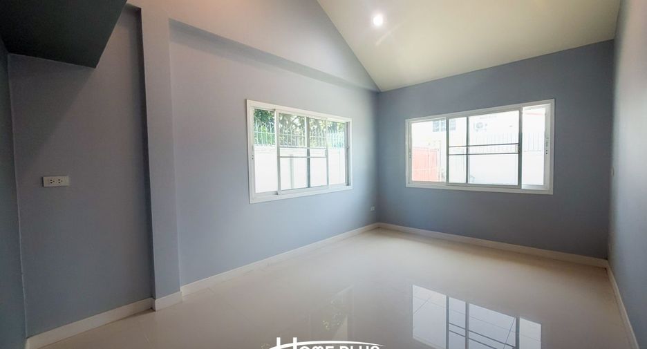 For sale 4 bedrooms house in Saphan Sung, Bangkok