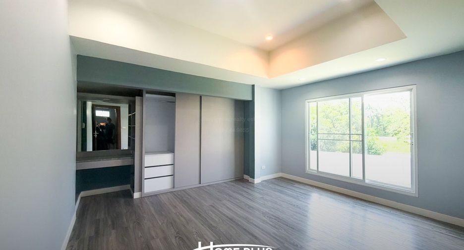 For sale 4 bedrooms house in Saphan Sung, Bangkok