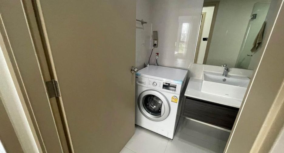 For rent 2 bedrooms condo in Phra Khanong, Bangkok