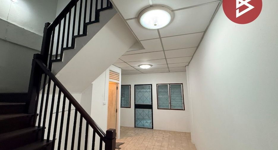 À vendre 4 chambres maison de ville à Bang Bua Thong, Nonthaburi