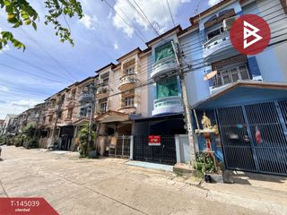 À vendre 4 chambres maison de ville à Bang Bua Thong, Nonthaburi