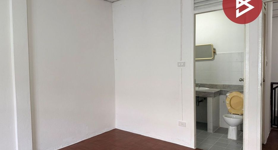 À vendre 4 chambres maison de ville à Bang Bua Thong, Nonthaburi