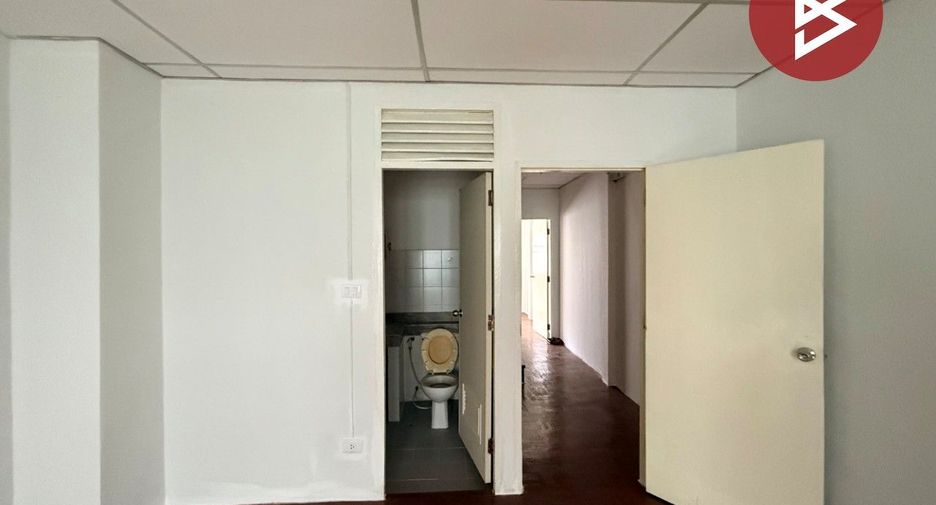 À vendre 4 chambres maison de ville à Bang Bua Thong, Nonthaburi