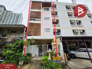 For sale 7 bedrooms retail Space in Huai Khwang, Bangkok