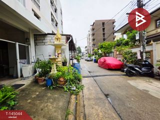 For sale 7 bedrooms retail Space in Huai Khwang, Bangkok