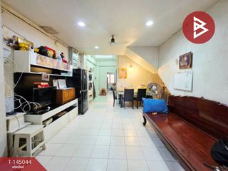 For sale 7 bedrooms retail Space in Huai Khwang, Bangkok