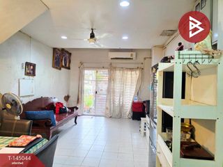 For sale 7 bedrooms retail Space in Huai Khwang, Bangkok