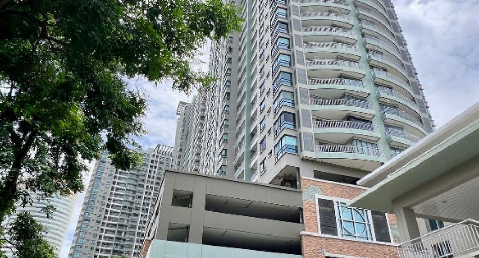 For sale 2 bedrooms condo in Yan Nawa, Bangkok