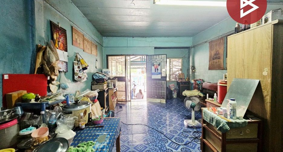 À vendre 2 chambres maison de ville à Bang Pakong, Chachoengsao