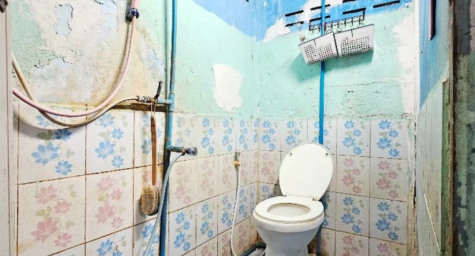 À vendre 2 chambres maison de ville à Bang Pakong, Chachoengsao