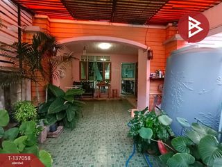 Casa adosada en venta de 2 habitaciones en Lam Luk Ka, Pathum Thani