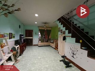 Casa adosada en venta de 2 habitaciones en Lam Luk Ka, Pathum Thani