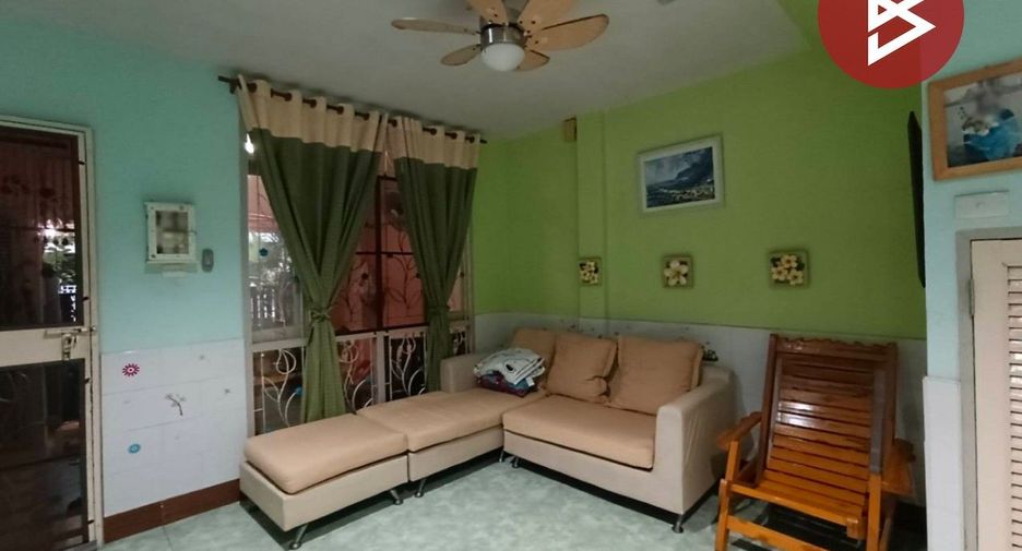 Casa adosada en venta de 2 habitaciones en Lam Luk Ka, Pathum Thani