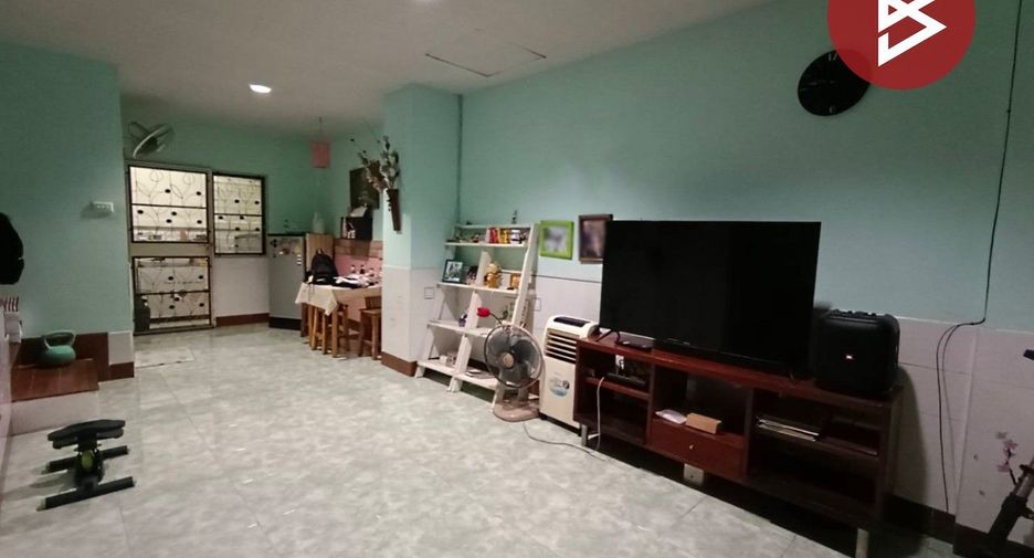 Casa adosada en venta de 2 habitaciones en Lam Luk Ka, Pathum Thani