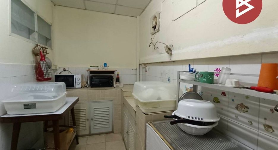 Casa adosada en venta de 2 habitaciones en Lam Luk Ka, Pathum Thani