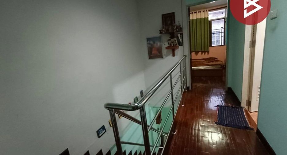 Casa adosada en venta de 2 habitaciones en Lam Luk Ka, Pathum Thani