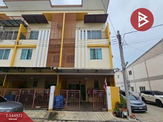 For rent 3 bedrooms townhouse in Mueang Samut Prakan, Samut Prakan