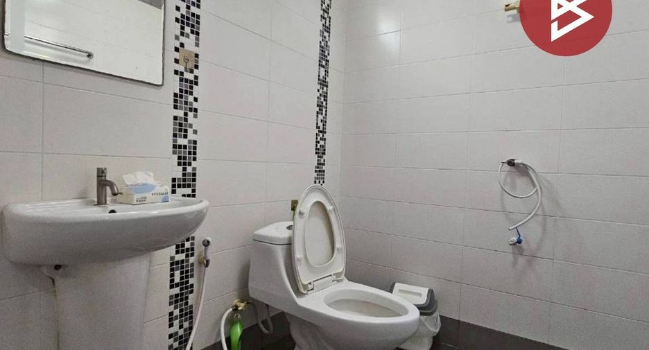 For rent 3 bedrooms townhouse in Mueang Samut Prakan, Samut Prakan