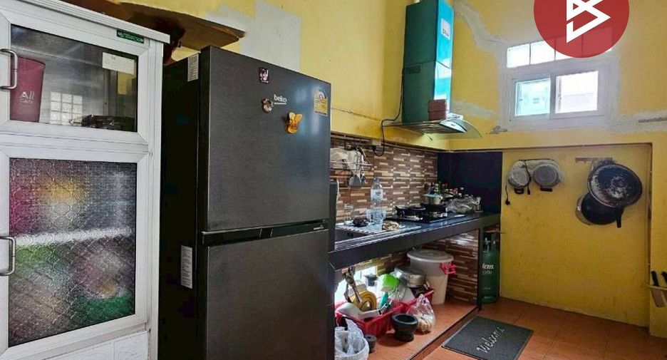 For rent 3 bedrooms townhouse in Mueang Samut Prakan, Samut Prakan