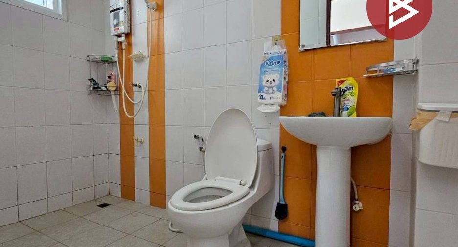 For rent 3 bedrooms townhouse in Mueang Samut Prakan, Samut Prakan