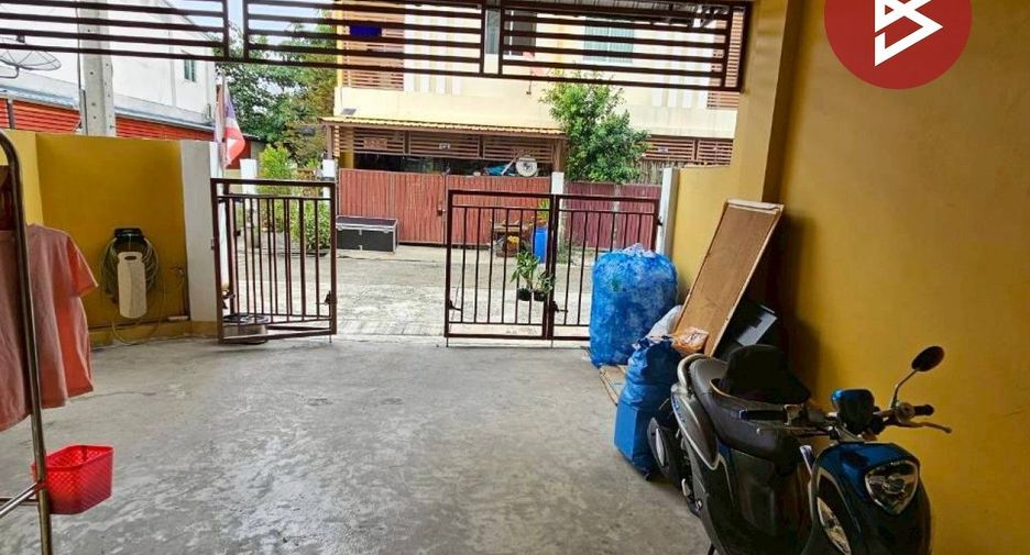 For rent 3 bedrooms townhouse in Mueang Samut Prakan, Samut Prakan
