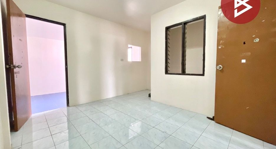 For sale 3 bedrooms townhouse in Mueang Chon Buri, Chonburi