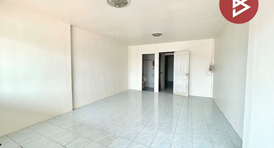 For sale 3 bedrooms townhouse in Mueang Chon Buri, Chonburi