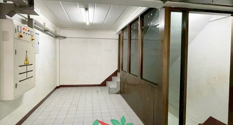 Gewerbefläche zur Miete und zum Kauf in Bang Khae, Bangkok