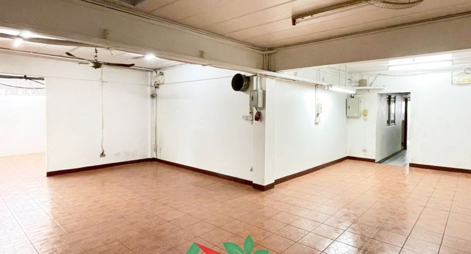 Gewerbefläche zur Miete und zum Kauf in Bang Khae, Bangkok