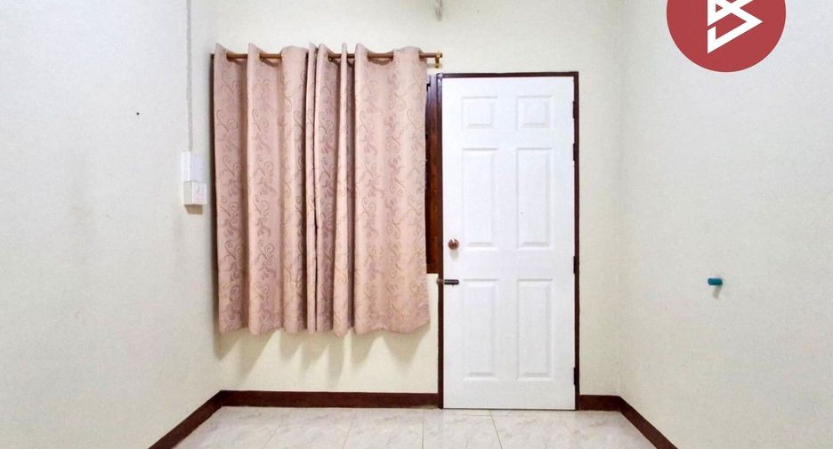 For sale 2 ベッドルーム townhouse in Mueang Uttaradit, Uttaradit