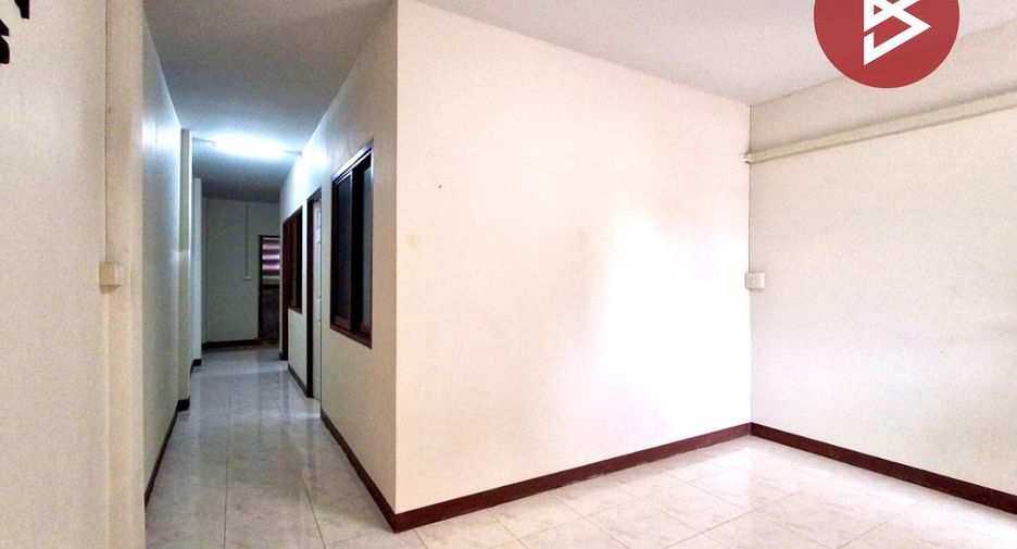 For sale 2 ベッドルーム townhouse in Mueang Uttaradit, Uttaradit