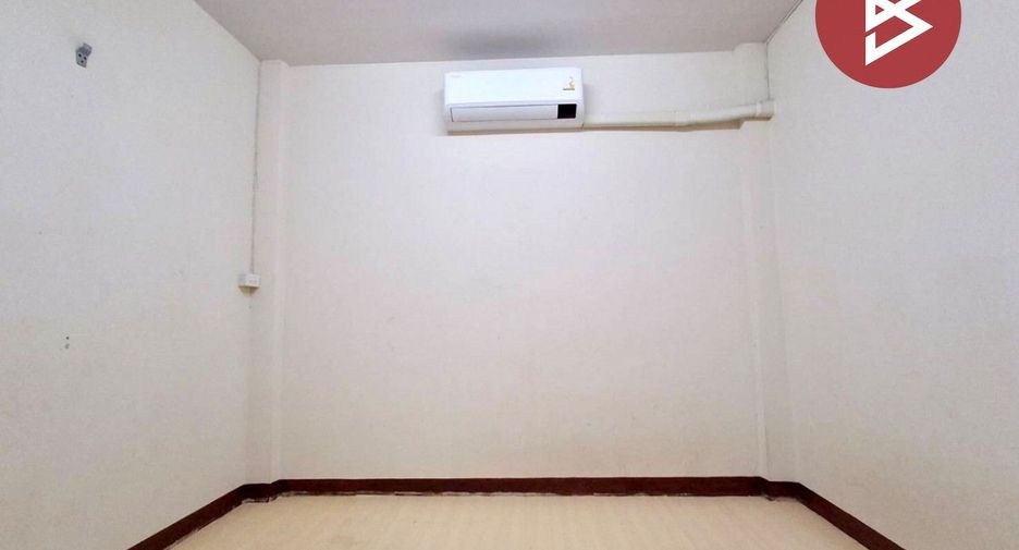 For sale 2 ベッドルーム townhouse in Mueang Uttaradit, Uttaradit