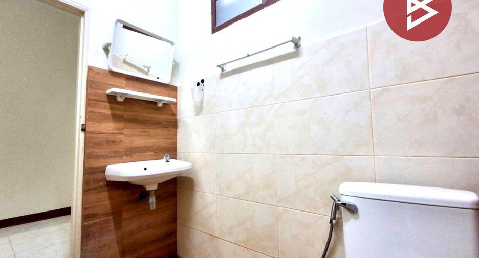 For sale 2 ベッドルーム townhouse in Mueang Uttaradit, Uttaradit