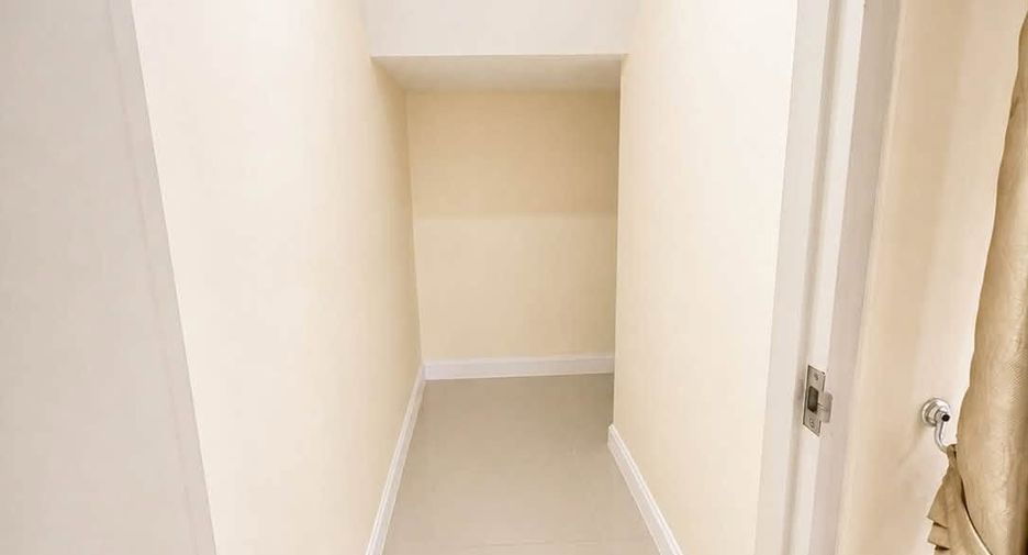 For sale 5 bedrooms house in San Kamphaeng, Chiang Mai