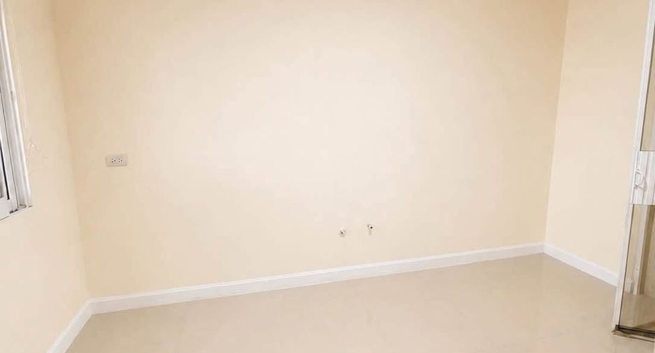 For sale 5 bedrooms house in San Kamphaeng, Chiang Mai