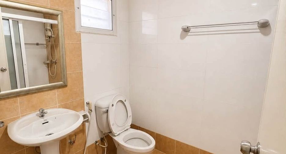 For sale 5 bedrooms house in San Kamphaeng, Chiang Mai