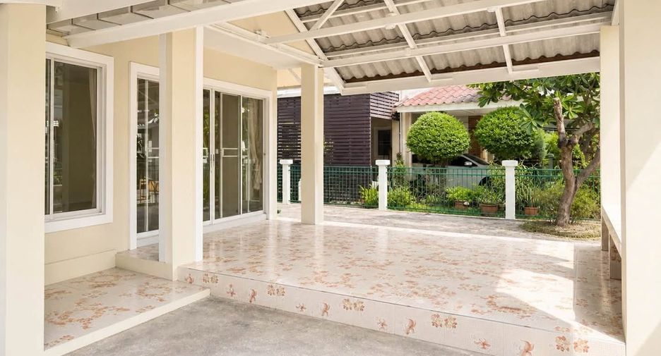 For sale 5 bedrooms house in San Kamphaeng, Chiang Mai