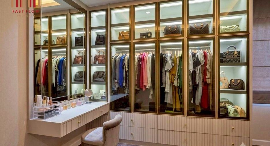 Haus zum Kauf mit 5 Zimmer in Sai Mai, Bangkok