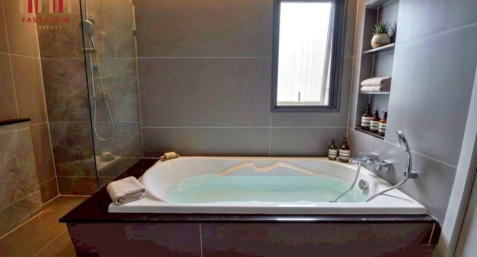 Haus zum Kauf mit 5 Zimmer in Sai Mai, Bangkok