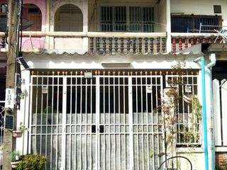 Reihenhaus zum Kauf mit 3 Zimmer in Saphan Sung, Bangkok