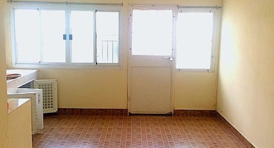 Reihenhaus zum Kauf mit 3 Zimmer in Saphan Sung, Bangkok