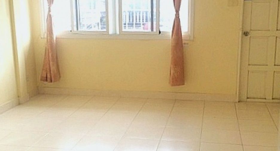 Reihenhaus zum Kauf mit 3 Zimmer in Saphan Sung, Bangkok