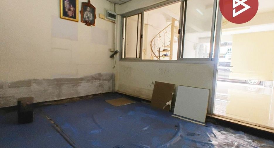 Casa adosada en venta de 2 habitaciones en Khan Na Yao, Bangkok