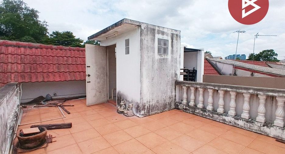 Casa adosada en venta de 2 habitaciones en Khan Na Yao, Bangkok