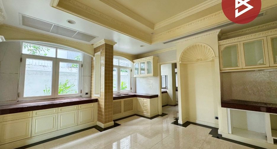 Casa en venta de 5 habitaciones en Bang Sue, Bangkok