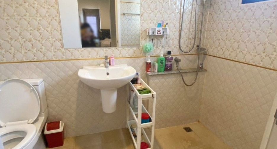 For sale 4 ベッドルーム house in Bang Pakong, Chachoengsao